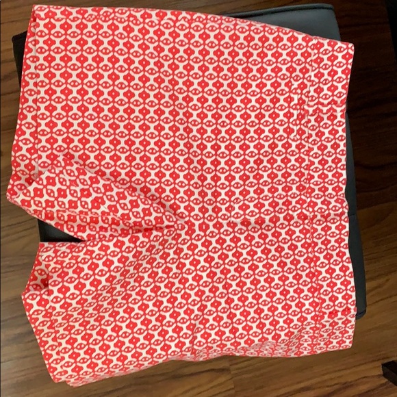 Women’s short - Picture 1 of 4